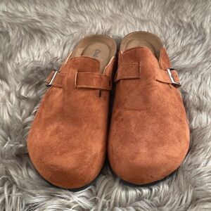 Outwoods mules size 10 fit like 9